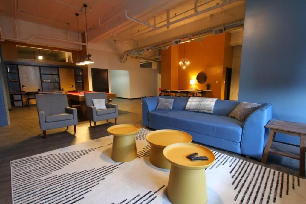 3E *New* Huge! Spacious 3 Bedroom In Oakland That Sleeps 12! Pittsburgh Exterior photo