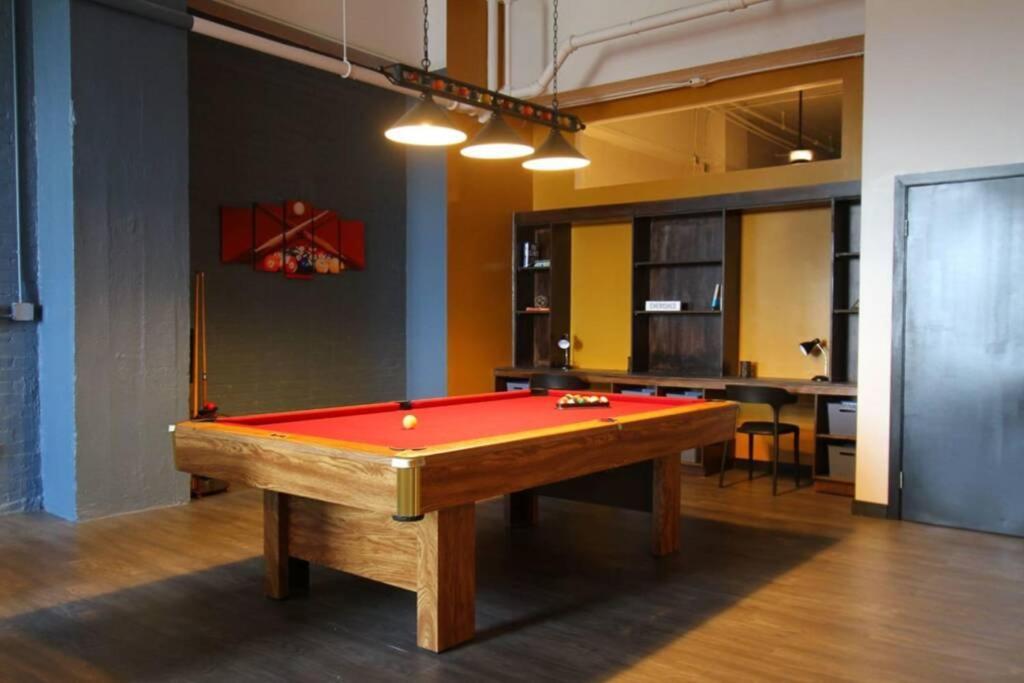 3E *New* Huge! Spacious 3 Bedroom In Oakland That Sleeps 12! Pittsburgh Exterior photo